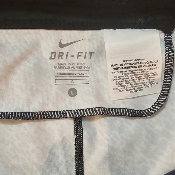 Nike Dri Fit Women's High Waisted Black and White Patterned Leggings Large - Picture 5 of 16